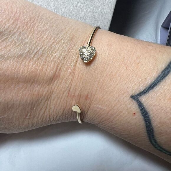 Gold Tone and Crystal Heart Dainty‎ Cuff Bracelet - Picture 2 of 6